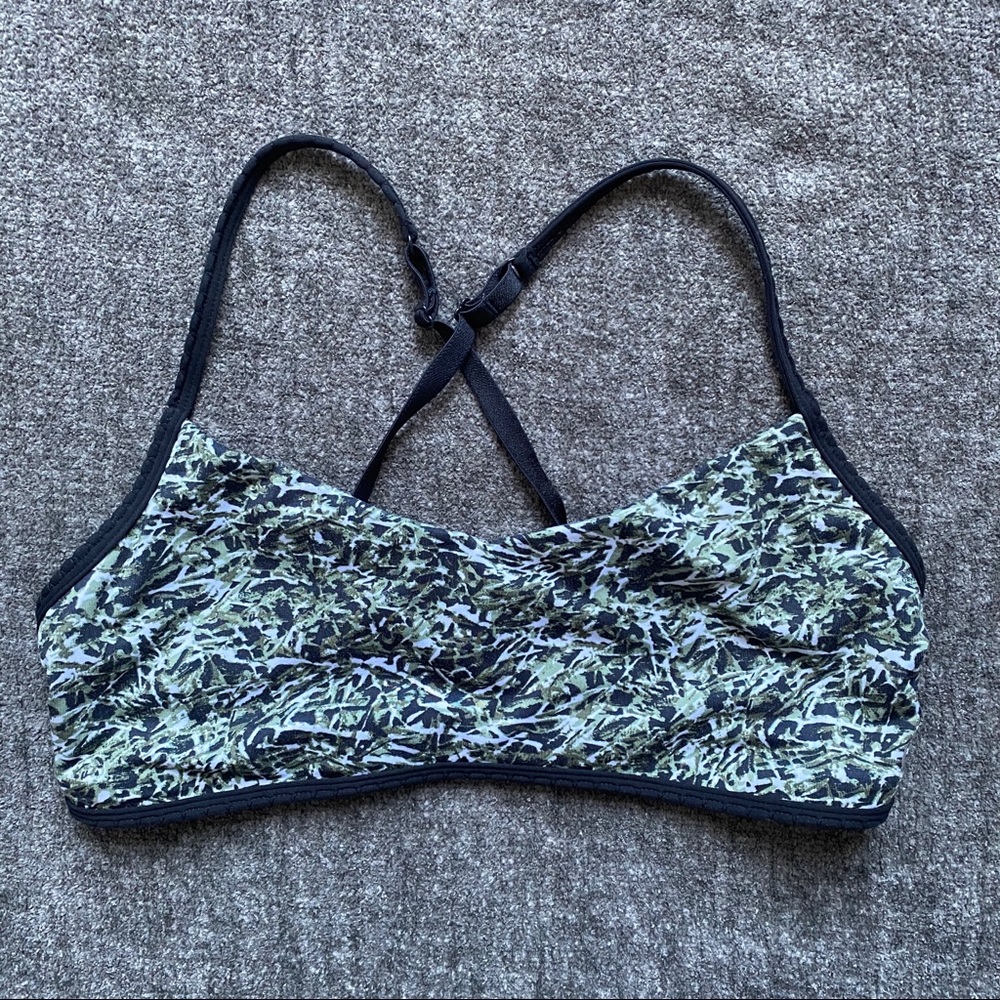 Lululemon sports bra